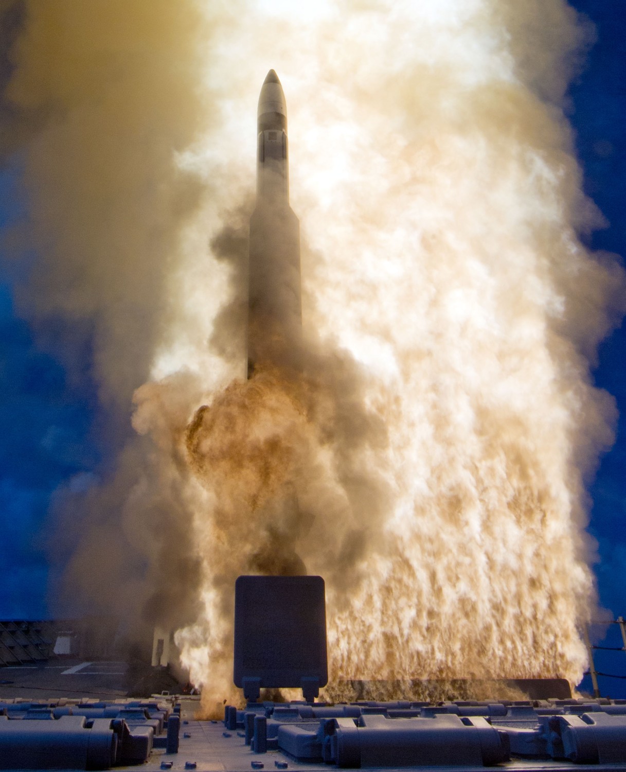 rim-161 standard missile sm-3 sam ballistic defense abm aegis 07 cruiser destroyer navy