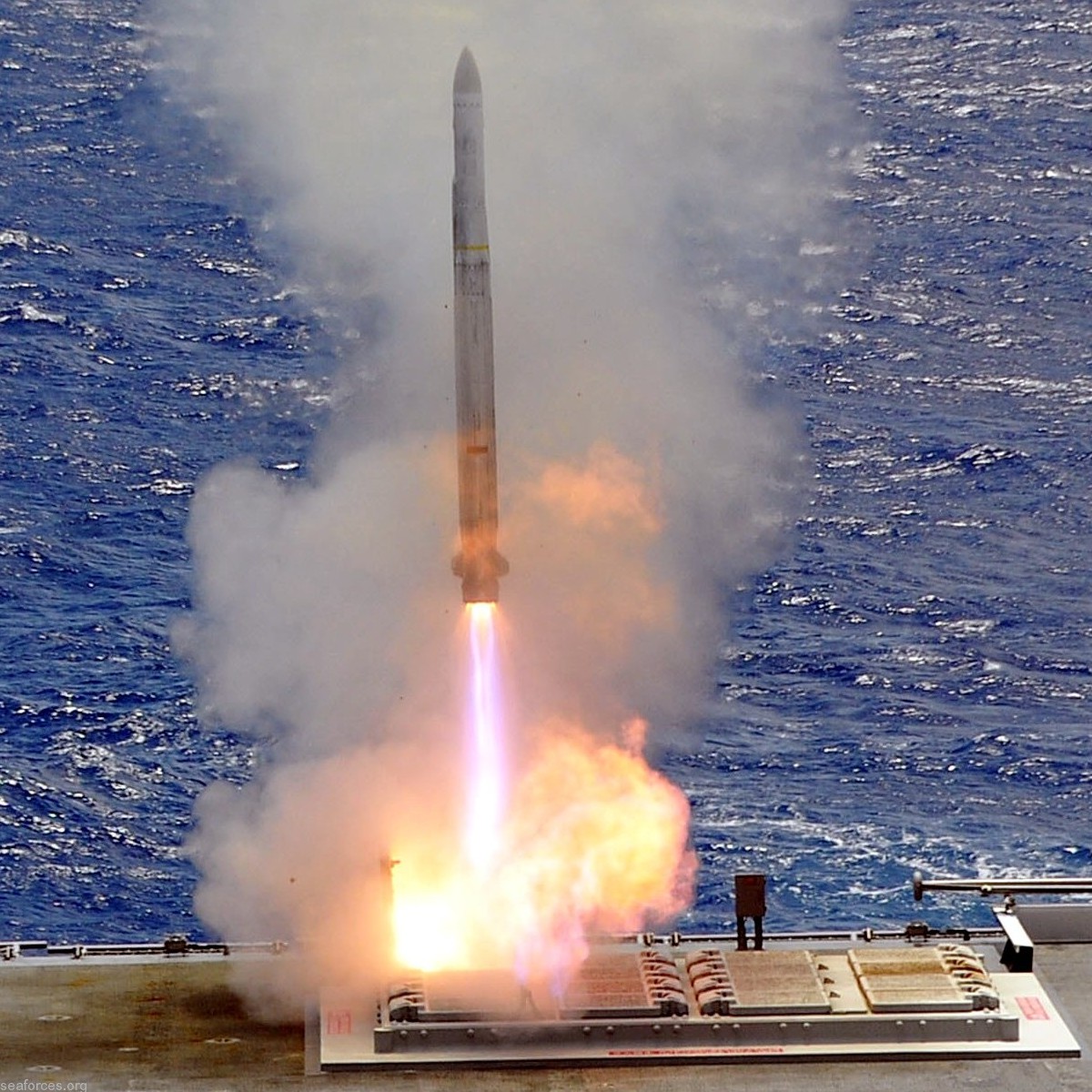 rim-162 evolved sea sparrow missile essm sam navy 25 jds hyuga ddh