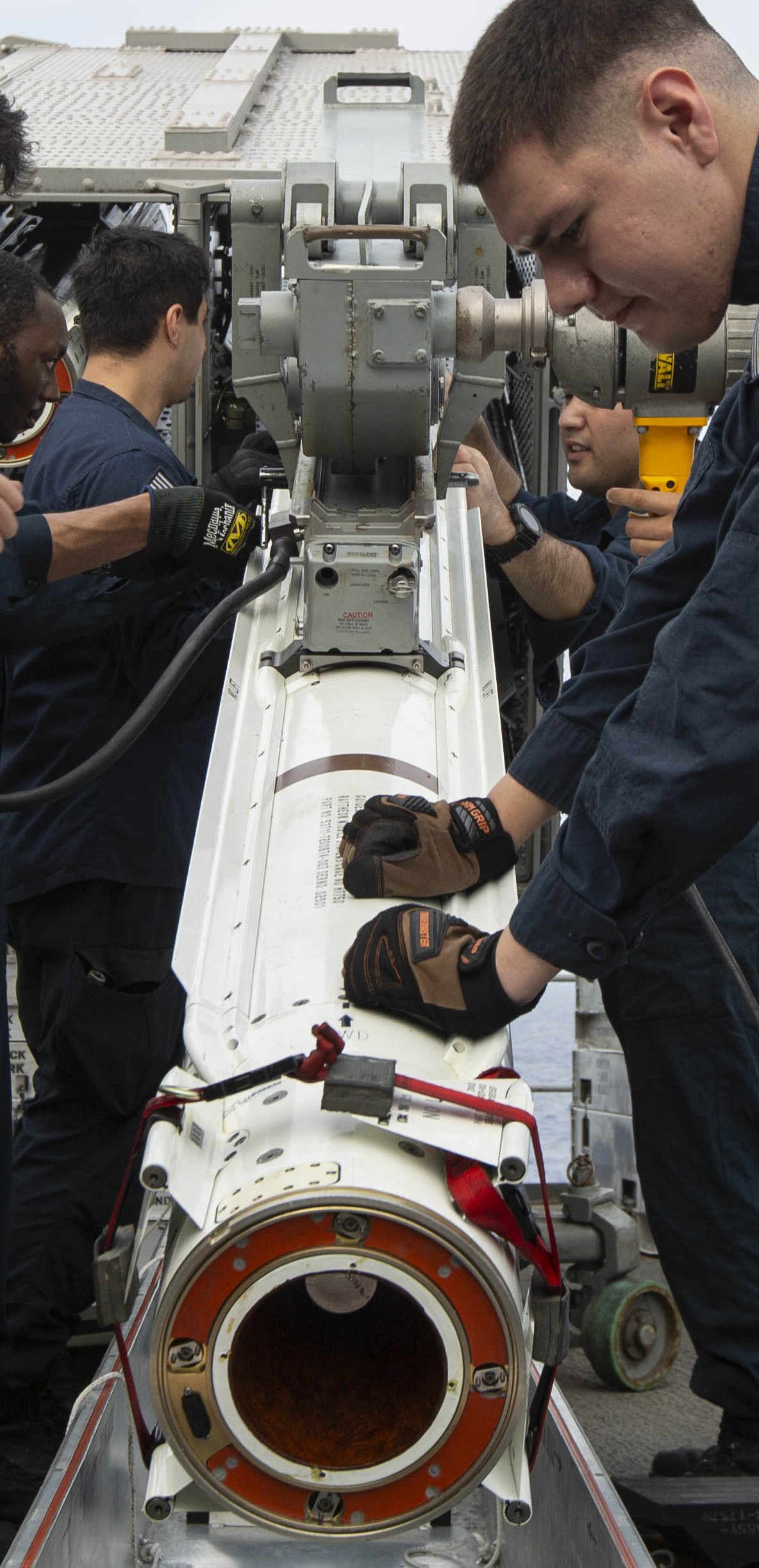 rim-162 essm evolved sea sparrow missile sam point area defense 51