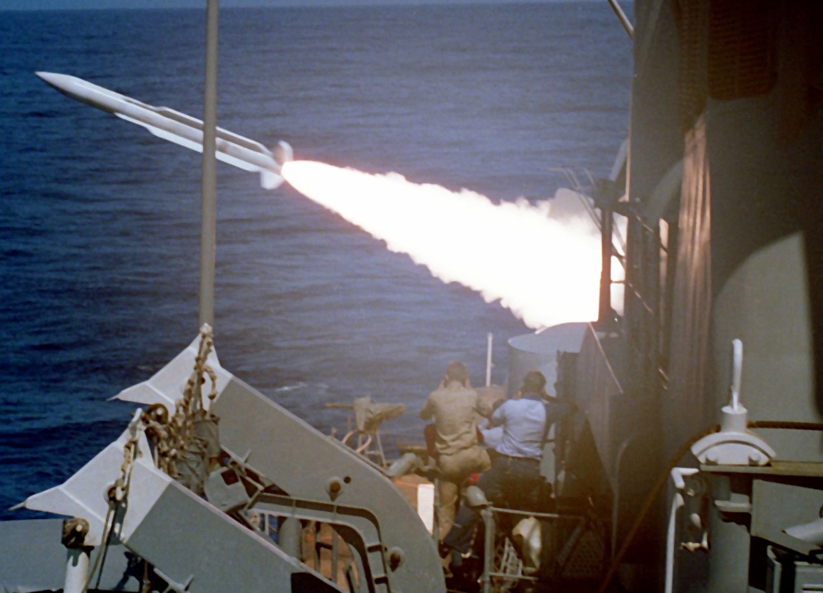rim-66 standard missile sm-1mr charles f. adams class destroyer ddg