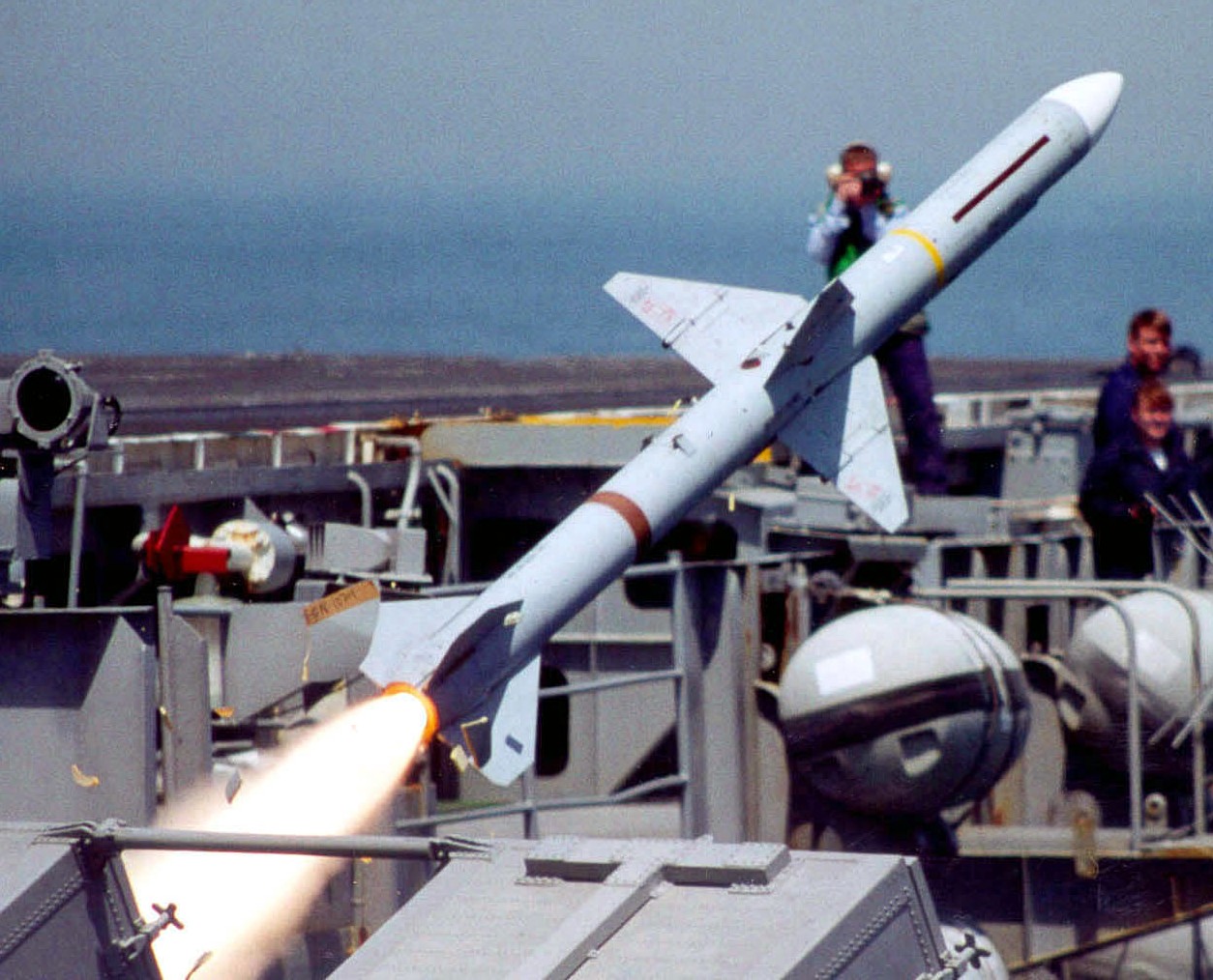 rim-7 sea sparrow missile nato nssm sam bpdms nato 05