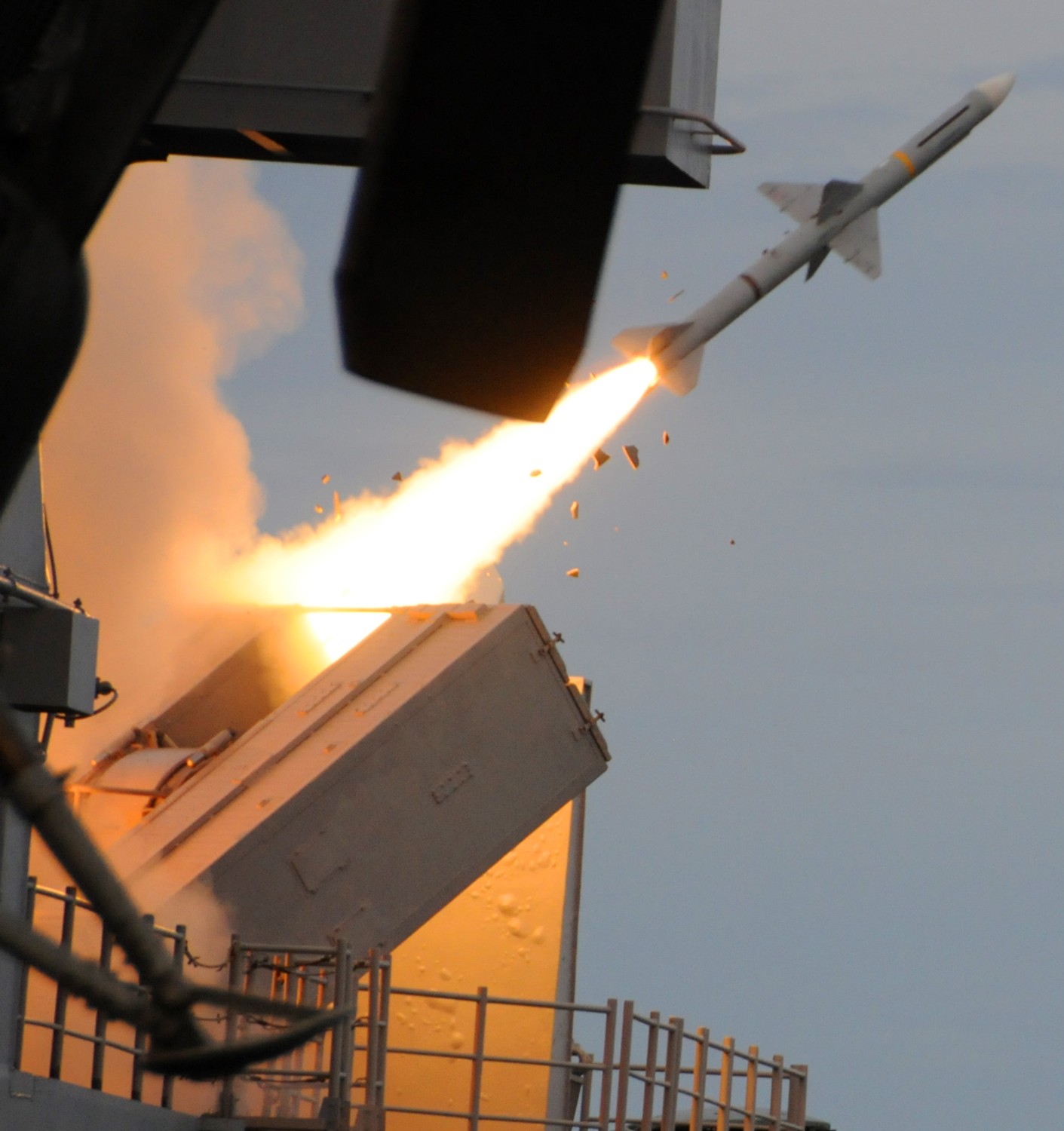 rim-7 sea sparrow missile nato nssm sam bpdms nato 13