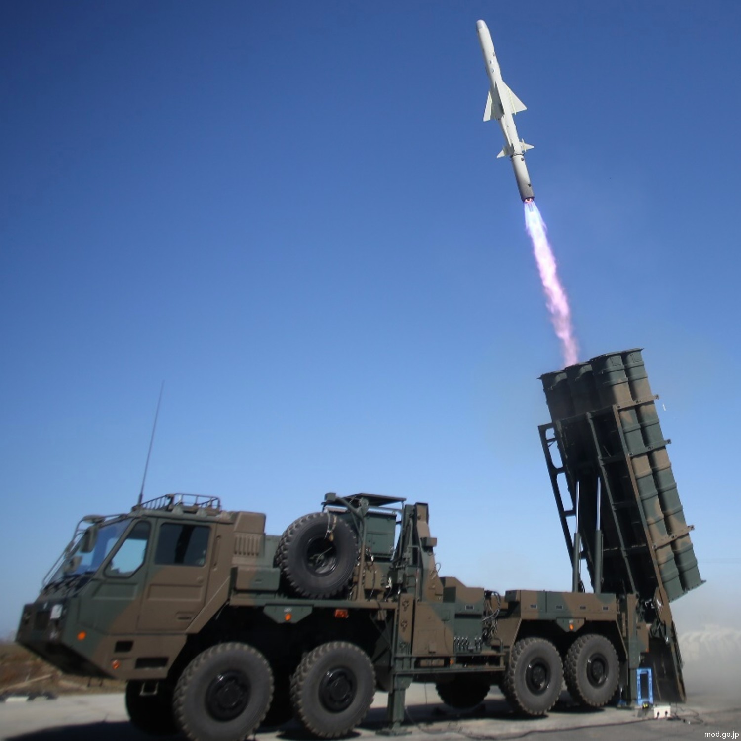 type 12 ssm-2 anti ship missile surface japan ground self defense force truck jgsdf 04