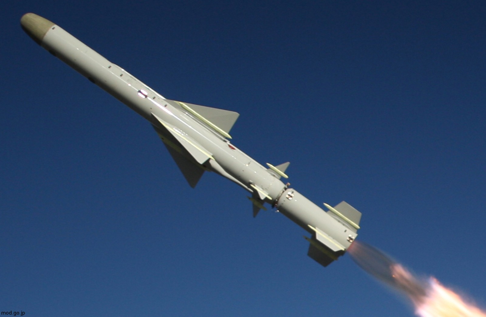 type 90 ssm-1b anti-ship missile japan mitsubishi 02x